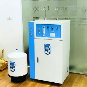Vỏ tủ chứa của máy lọc nước công nghiệp RO, gọn gàng và bền bỉ theo thời gian