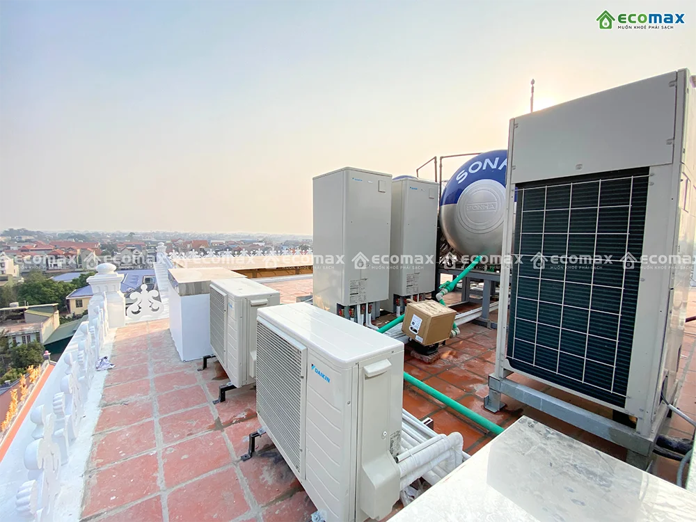 Hoàn thiện 2 máy nước nóng trung tâm Heat Pump Daikin Nhật